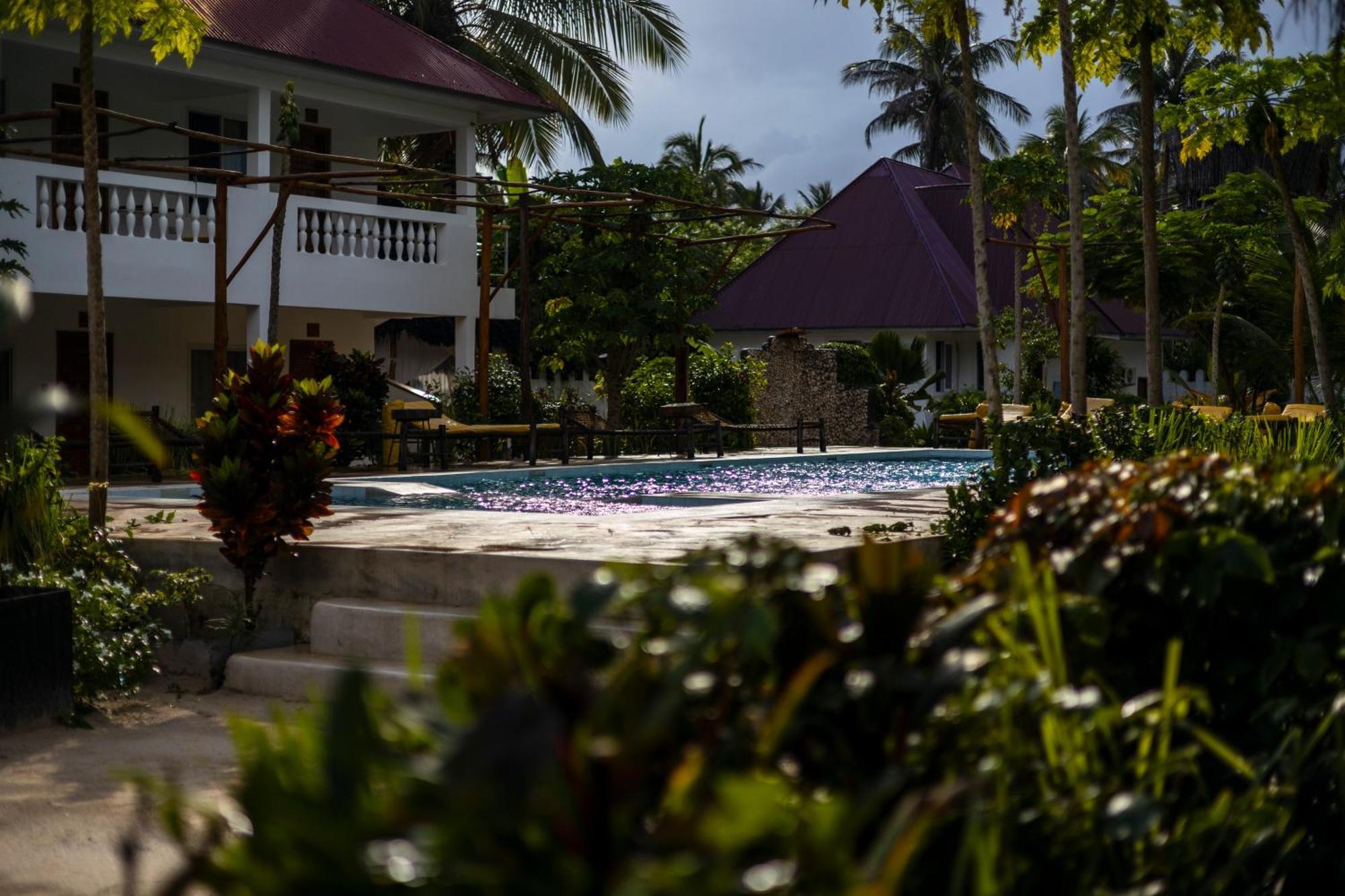 Mem Luxury And Hotel